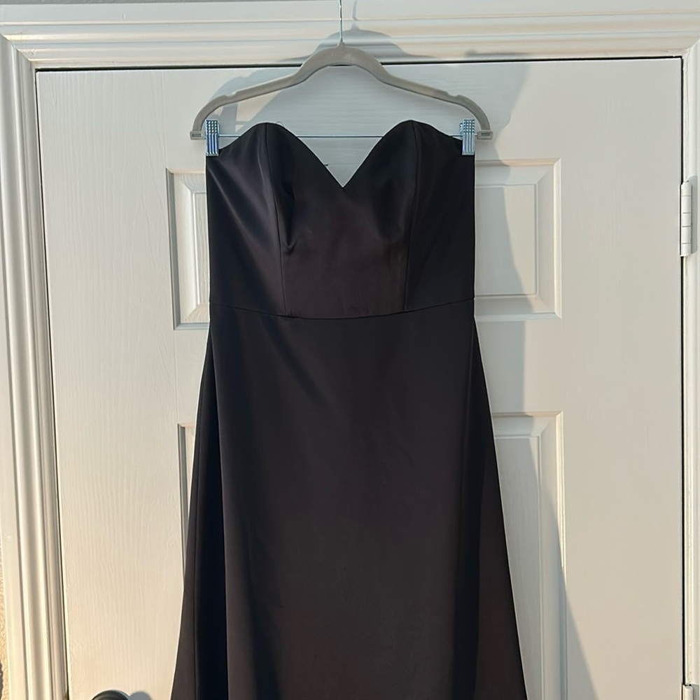 Beautiful detachable strap gown